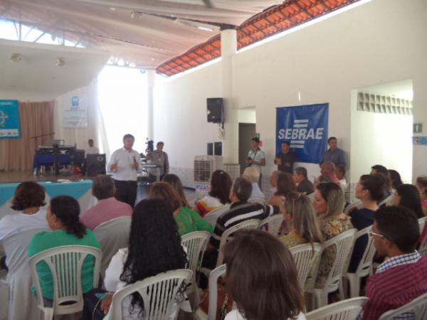 Em Floriano Governador ministra palestra sobre projetos para o desenvolvimento do Piauí