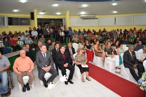 Personalidades s&atilde;o homenageadas com o Titulo de Cidad&atilde;o Florianense.(Imagem:Waldemir Miranda)