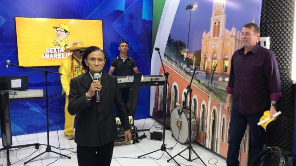 Calouros do Projeto Amarelinho se apresentam em programa da TV Tropical de Bar&atilde;o de Graja&uacute; (Imagem:FlorianoNews)