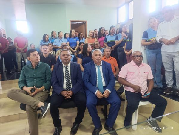 Ant&ocirc;nio Carlos Resende toma posse como prefeito de Bar&atilde;o de Graja&uacute; ap&oacute;s ren&uacute;ncia de Gleydson Resende(Imagem:FlorianoNews)