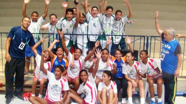 Handebol feminino vence terceira e está invicto nos Jogos da Juventude