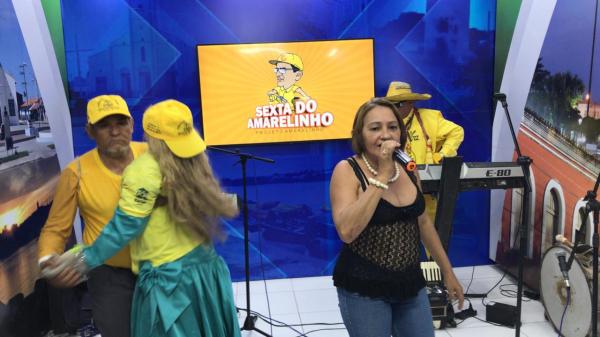 Calouros do Projeto Amarelinho se apresentam em programa da TV Tropical de Bar&atilde;o de Graja&uacute; (Imagem:FlorianoNews)