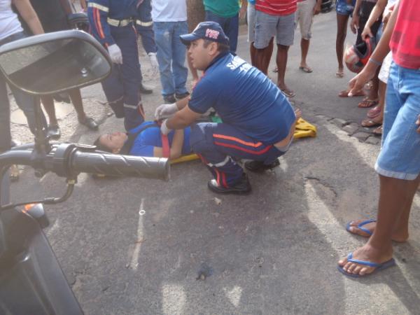 Acidente entre carro e moto deixa motociclista ferida.(Imagem:FlorianoNews)