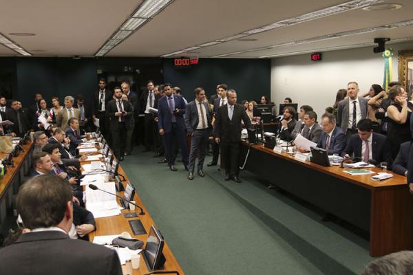 Comissão confirma mudança que deixa regra da pensão mais dura.(Imagem:Fábio Rodrigues Pozzebom / Agência Brasil)