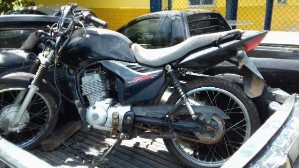 Polícia Rodoviária Federal recupera motocicleta roubada em Floriano.(Imagem:PRF)