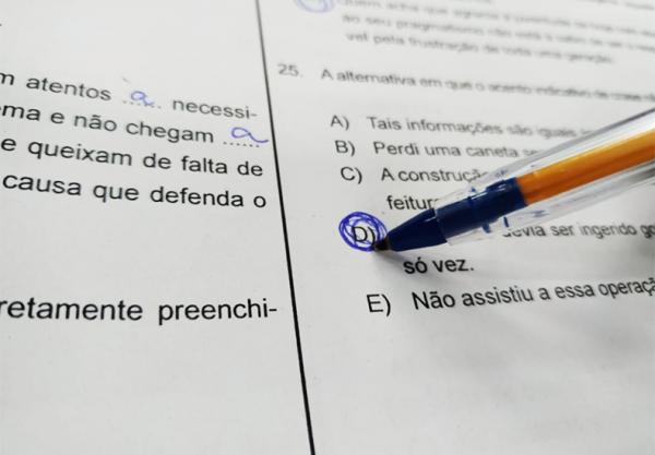 Prefeitura abre seleção para professores com salário de até R$3.845
