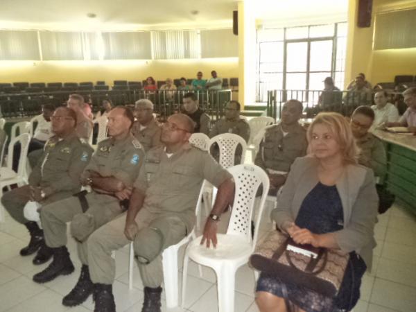 Pol&iacute;cia Militar apresenta Projeto N&uacute;cleo Comunit&aacute;rio de Seguran&ccedil;a.(Imagem:FlorianoNews)