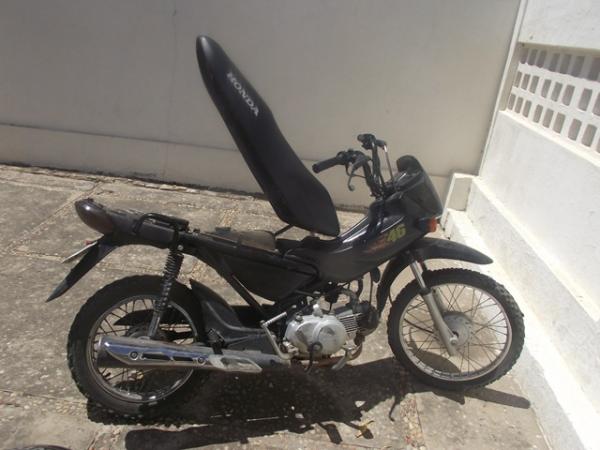 Perseguição resulta em recuperação de moto roubada em Floriano