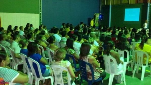 Escola Pequeno Pr&iacute;ncipe realiza reuni&atilde;o de Pais e Mestres.(Imagem:EPP)