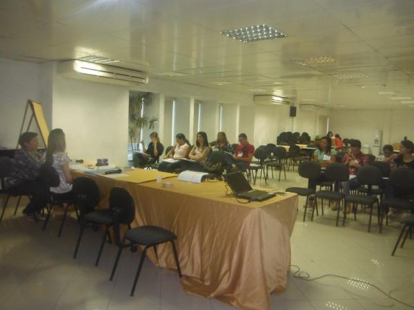 10ª Regional de Saúde realiza treinamento em sala de vacina