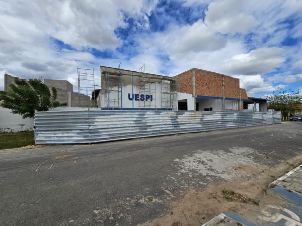Governo do Estado investe quase R$ 800 mil em obra de ampliação do campus da Uespi de Floriano