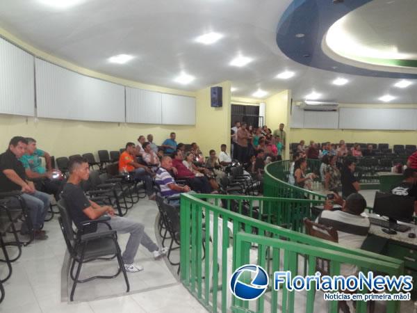       Corpo do ex-vereador Pedro Holanda foi velado na C&acirc;mara Municipal de Floriano. (Imagem:FlorianoNews)