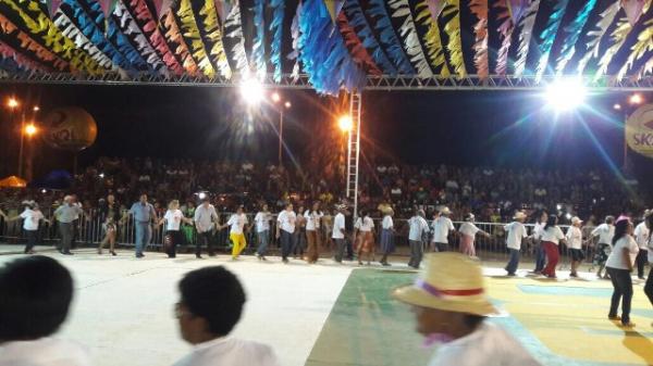 P&uacute;blico prestigia realiza&ccedil;&atilde;o do Nono Festival Nordestino de Cultura Junina Nacional de Floriano.(Imagem:SECOM)