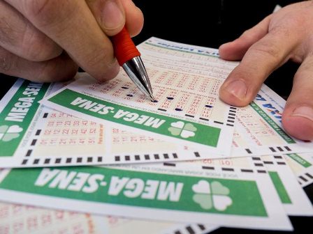 Mega-Sena pode pagar R$ 33 milhões neste sábado