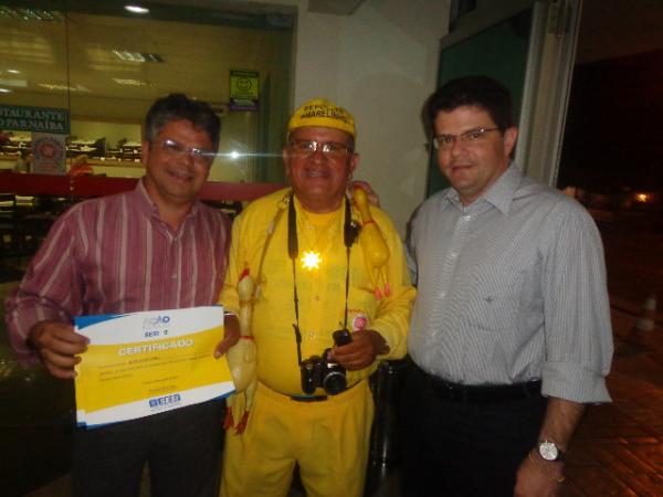 Deputado Gustavo Neiva recebeu certificado do SESI pela participação na Ação Global