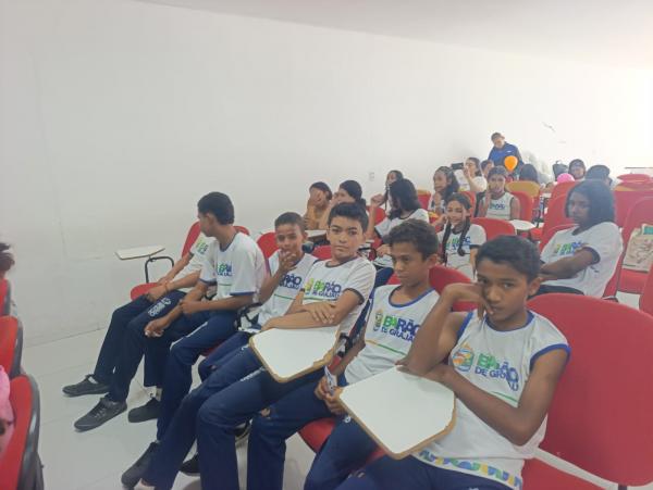 Bar&atilde;o de Graja&uacute; lan&ccedil;a Pol&iacute;tica de Fortalecimento dos Anos Finais da Educa&ccedil;&atilde;o(Imagem:FlorianoNews)
