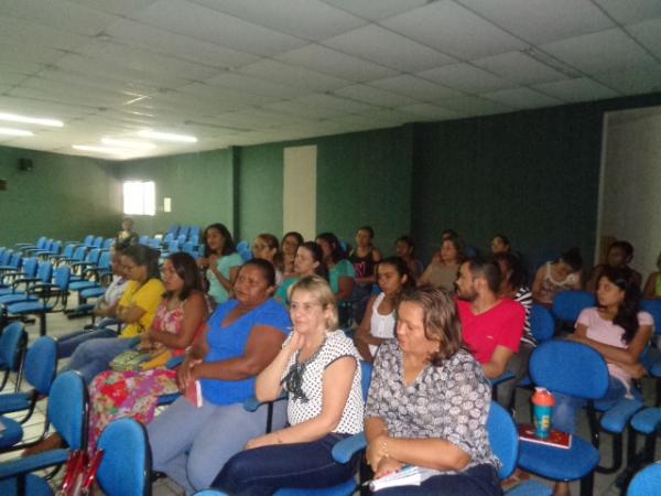 Palestra sobre Preven&ccedil;&atilde;o do Suic&iacute;dio &eacute; promovida pela UESPI de Floriano.(Imagem:FlorianoNews)