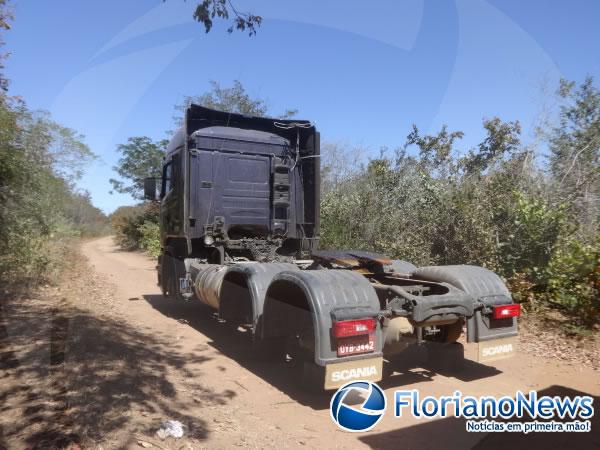 Ladr&otilde;es abordam caminhoneiro e subtraem pneus do ve&iacute;culo em Floriano.(Imagem:FlorianoNews)