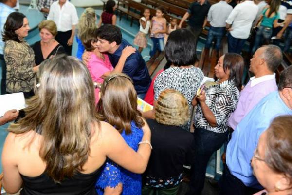 Enéas Maia comemora aniversário com amigos em Missa.(Imagem:Jaquelina Nascimento)