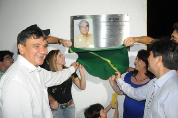 Wellington Dias entrega Medalha do Mérito Agropecuário e inaugura pavilhões na Expoapi