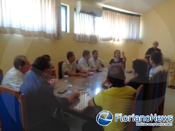 Agentes banc&aacute;rios n&atilde;o comparem a reuni&atilde;o sobre melhorias no atendimento &agrave; popula&ccedil;&atilde;o.(Imagem:FlorianoNews)