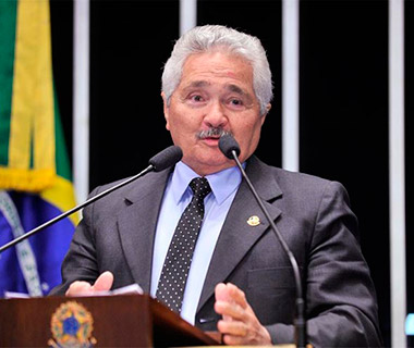 Elmano confirma pedido de licença: "Somos alvos de um rolo compressor"