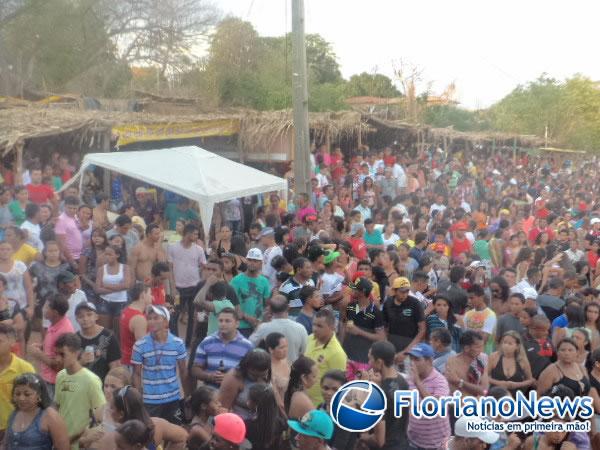 Bandas locais encerraram o 2&ordm; Festival de Ver&atilde;o em Bar&atilde;o de Graja&uacute;.(Imagem:FlorianoNews)