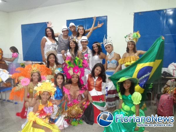 Projeto Express&otilde;es das Ra&iacute;zes Brasileiras apresenta o espet&aacute;culo de dan&ccedil;as regionais.(Imagem:FlorianoNews)