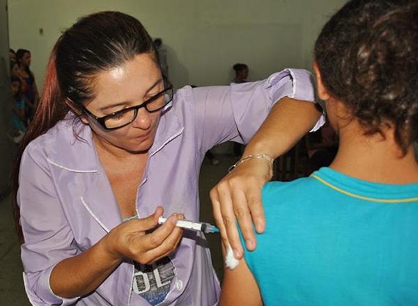 Mais de 3 mil meninas já tomaram a segunda dose da vacina contra HPV no Piauí