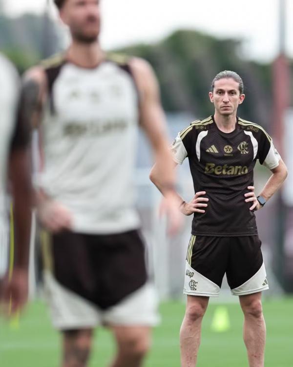 Filipe Lu&iacute;s em treino do Flamengo.(Imagem:Gilvan de Souza / Flamengo)