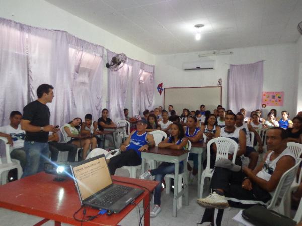 Educadores f&iacute;sicos comemoram seu dia em cerim&ocirc;nia de abertura da Semana da P&aacute;tria.(Imagem:FlorianoNews)