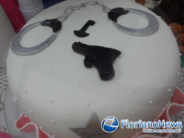 Delegada Luana Alves troca de idade e ganha festa de anivers&aacute;rio.(Imagem:FlorianoNews)