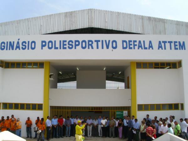 Frente do Gin&aacute;sio de esportes Defala Attem(Imagem:L&eacute;o Miranda)