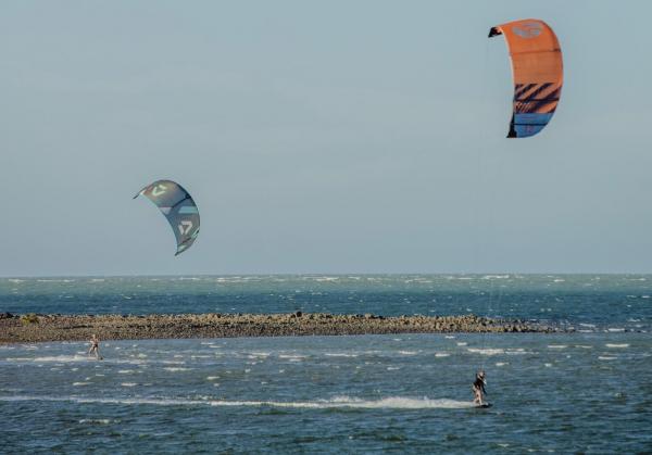 Kitesurfe em Cajueiro da Praia.(Imagem:Thiago Amaral)