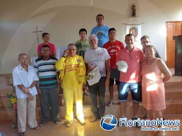 Padre A&eacute;cio realiza miss&atilde;o em Bairro de Floriano.(Imagem:FlorianoNews)