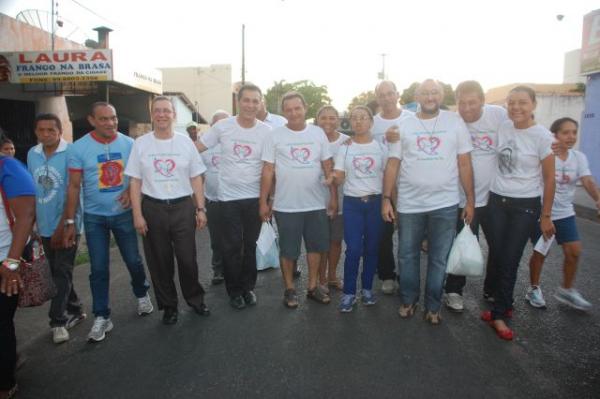 Prefeito Gilberto Jr e Secret&aacute;rios Municipais participaram da IV Caminhada da Paz.(Imagem:Secom)