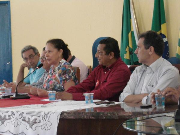 Senadora Regina Sousa discute sobre a Reforma Política em Floriano