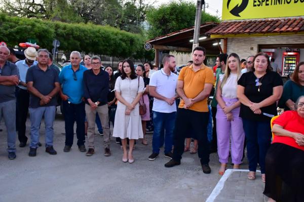 Vereadores participam da inaugura&ccedil;&atilde;o do Largo Raimundo Marreiros, bairro Ibiapaba de Floriano(Imagem:CMF)