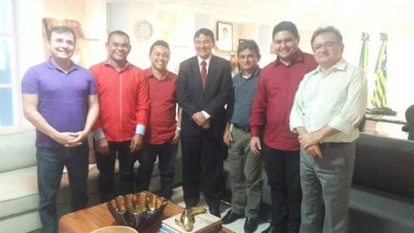 Wellington Dias autoriza benefícios para Floriano