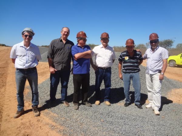 Secretário dos Transportes visita obras em Floriano
