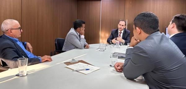 Deputado federal Dr. Francisco Costa visita o FNDE em busca de melhorias para Nazar&eacute; do Piau&iacute;(Imagem:Reprodu&ccedil;&atilde;o/Instagram )