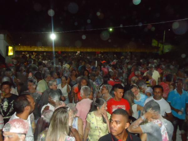 Z&eacute; Pereira marca pontap&eacute; inicial do carnaval em Bar&atilde;o de Graja&uacute;.(Imagem:FlorianoNews)