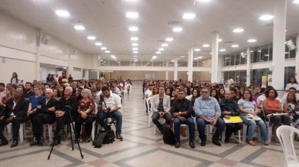 XV Semin&aacute;rio Piauiense de Apicultura e I Semin&aacute;rio Piauiense de Meliponicultura.(Imagem:FlorianoNews)