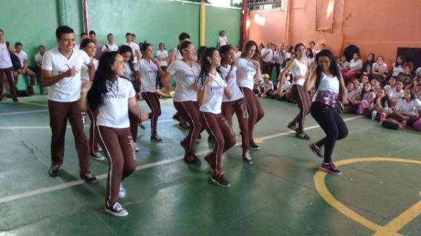 Escola Pequeno Príncipe comemora o Dia das Crianças