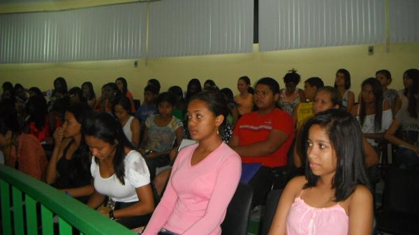Centro Estadual de Educa&ccedil;&atilde;o Profissional Calisto Lobo realizou I Simp&oacute;sio em Sa&uacute;de CEEP.(Imagem:FlorianoNews)