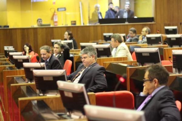 Deputados pedem obras e instalação de órgãos no interior.(Imagem:Alepi)