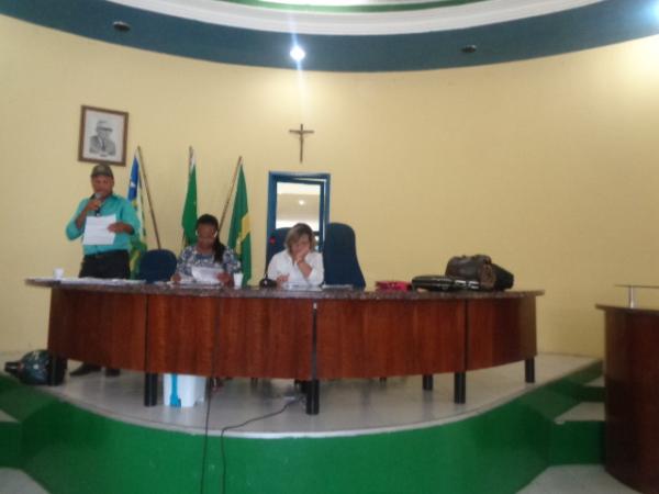 Reuni&atilde;o articula vacina&ccedil;&atilde;o Antirr&aacute;bica em Floriano.(Imagem:FlorianoNews)