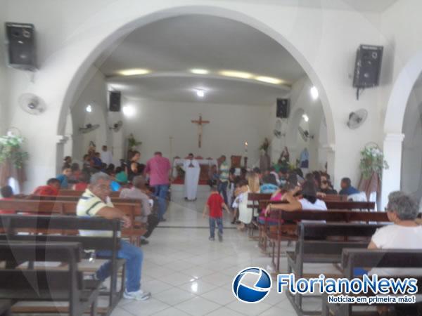 Par&oacute;quia de Santo Ant&ocirc;nio celebra Santo Casamenteiro com missa em Bar&atilde;o de Graja&uacute;.(Imagem:FlorianoNews)