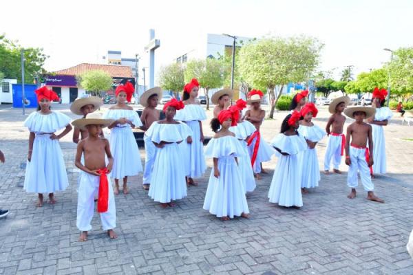 Semana da Consci&ecirc;ncia Negra de Floriano &eacute; marcada por apresenta&ccedil;&otilde;es em pra&ccedil;a p&uacute;blica(Imagem:Secom)