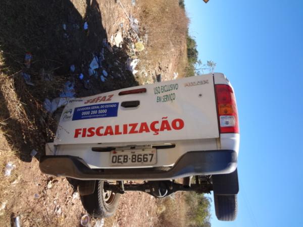 Ve&iacute;culo sai da pista e capota v&aacute;rias vezes em Floriano.(Imagem:FlorianoNews)